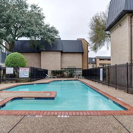 Spacious 3Br, 2Ba Condo Near Medcenter & Nrg Houston Exterior photo